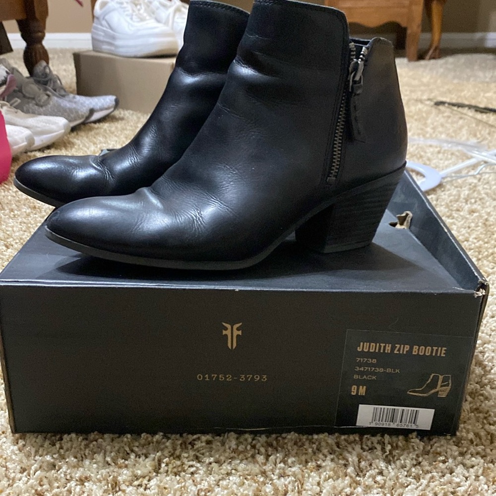 Frye Judith Bootie